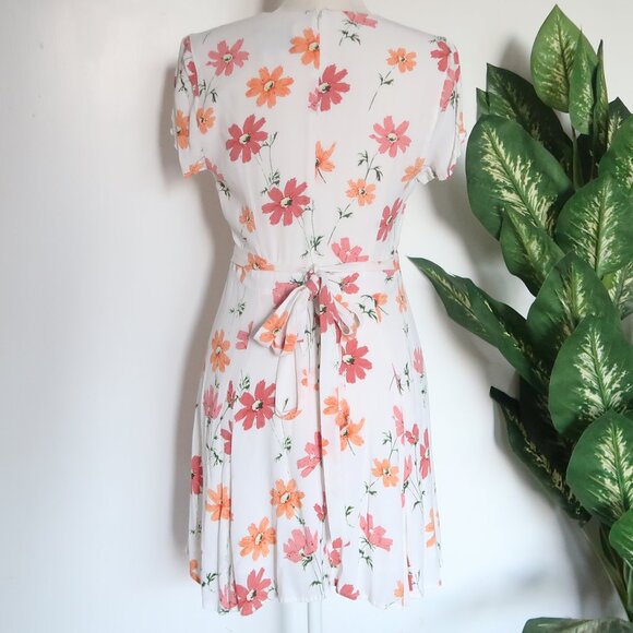 Privacy Please White Orange Floral Mini Dress V Neck Short Sleeve Tie Waist S - Picture 7 of 13